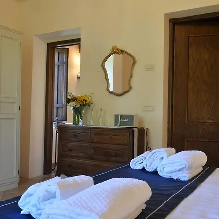 Guest house Domus Poggio Sant'angelo *