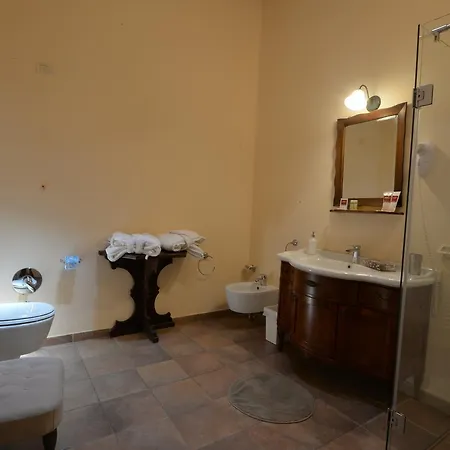 Domus Poggio Sant'angelo 招待所 *