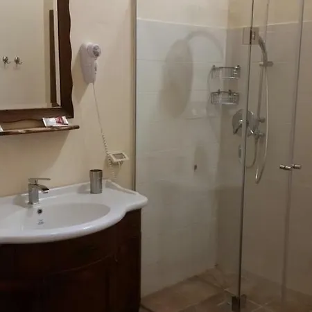 Domus Poggio Sant'angelo Guest house *